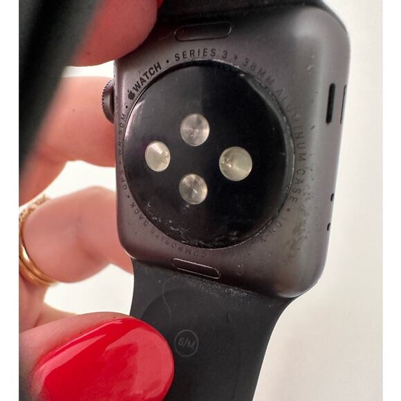 Apple Watch Series 3 38mm Black S/M GPS Fitness Cracked Glass Face Rubber Band - Picture 5 of 7